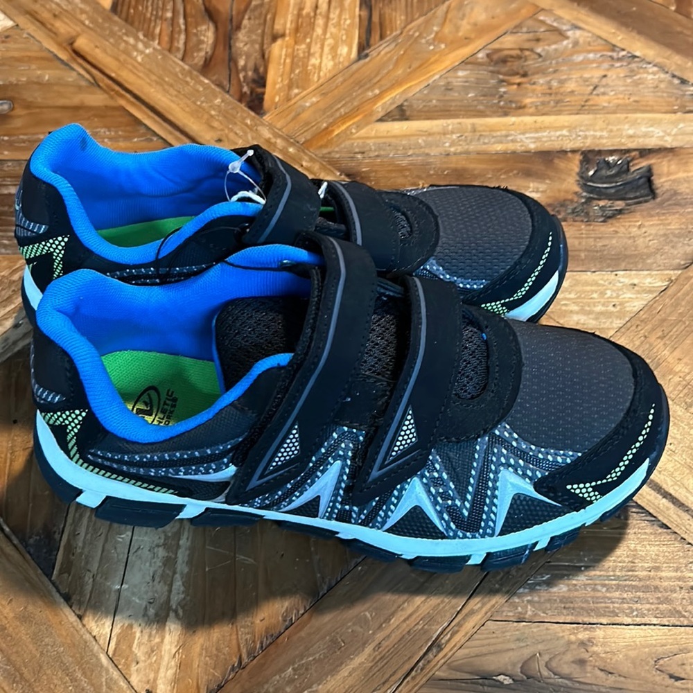 Starter Boy sneakers size 4